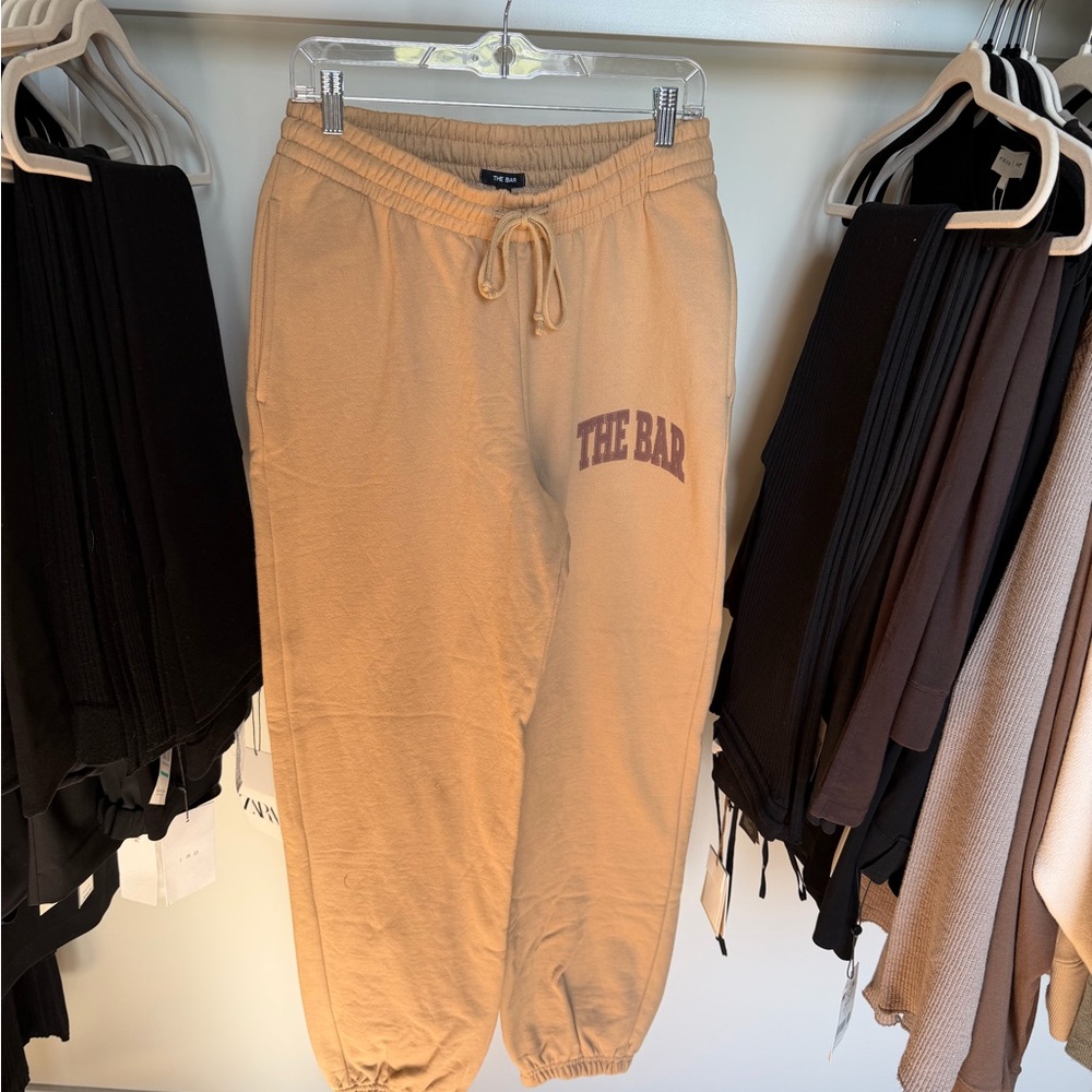 The Bar Women’s Chocolate Chip Jogger — Medium NWOT